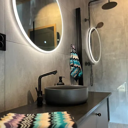 Modern And Cozy Mountain - Panoramic View! Leilighet